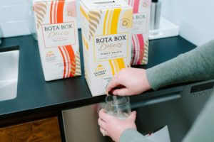 drinks to pair with your cookout - bota box breeze